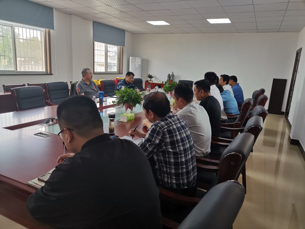 海螺集團副總經(jīng)理包祥華到安慶安糧調(diào)研指導(dǎo)投資咨詢工作